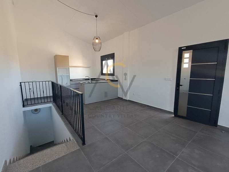 5 bedroom Villa for sale in Pinoso with pool - € 409,500 (Ref: 9359816)