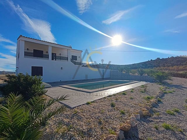 5 soveværelse Villa til salg i Pinoso med swimmingpool - € 409.500 (Ref: 9359816)