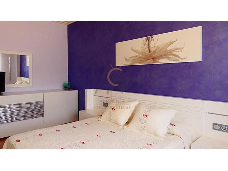 4 quarto Moradia para venda em Pinoso com piscina garagem - 589 000 € (Ref: 9368994)