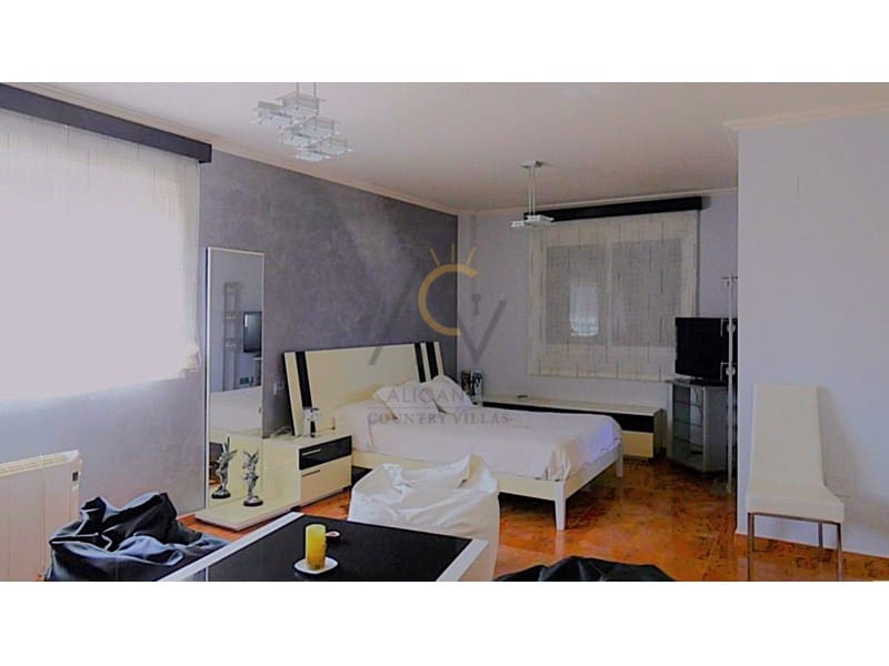 4 quarto Moradia para venda em Pinoso com piscina garagem - 589 000 € (Ref: 9368994)