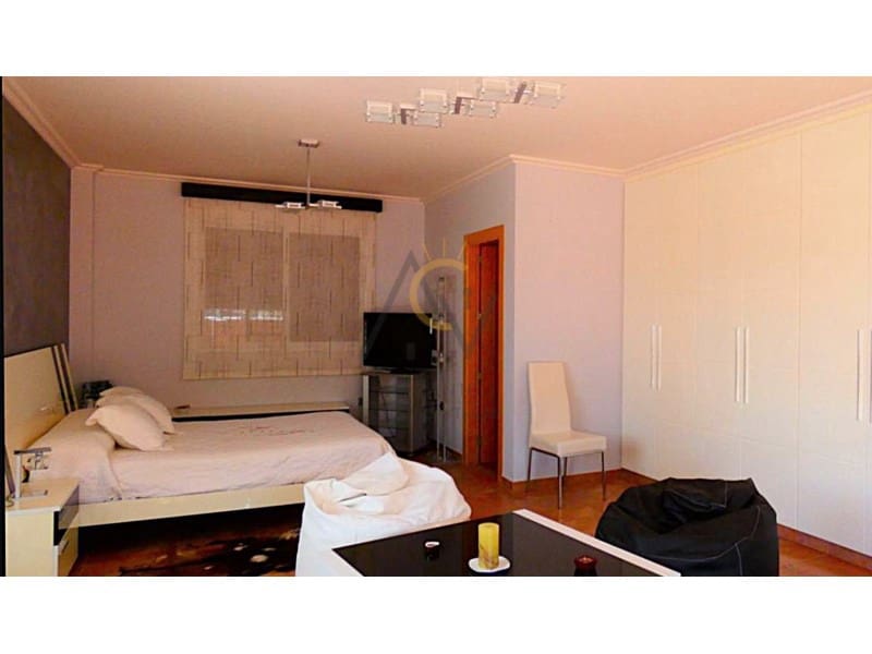 4 quarto Moradia para venda em Pinoso com piscina garagem - 589 000 € (Ref: 9368994)