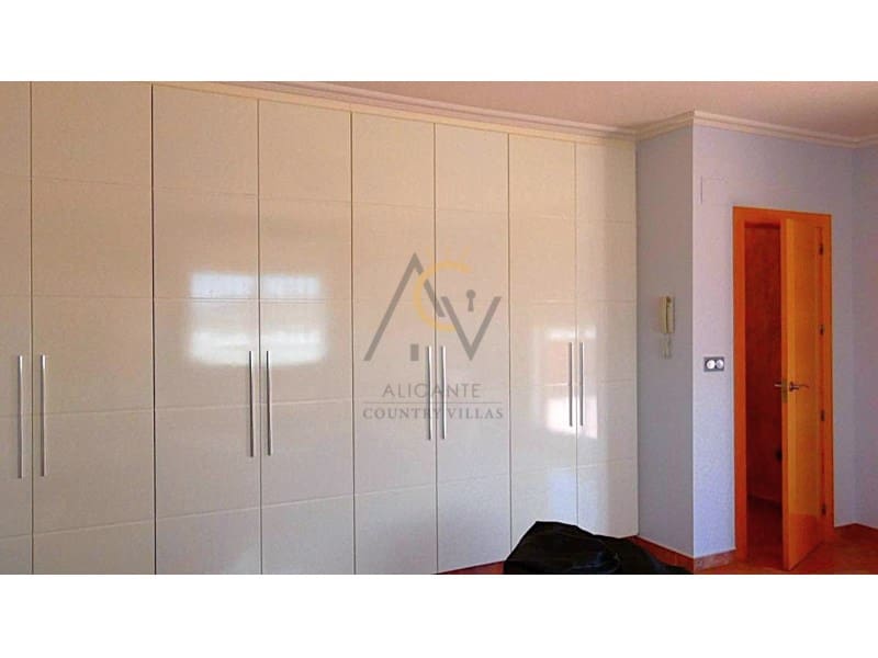 4 quarto Moradia para venda em Pinoso com piscina garagem - 589 000 € (Ref: 9368994)