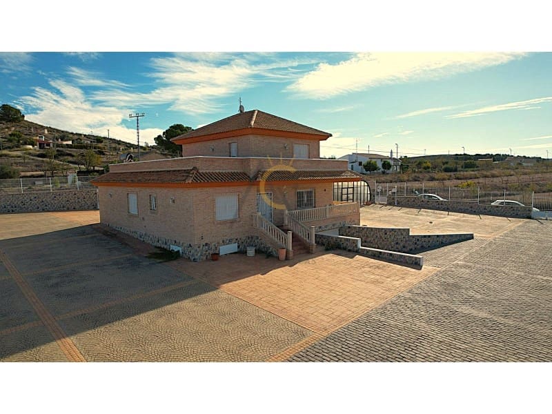 4 quarto Moradia para venda em Pinoso com piscina garagem - 589 000 € (Ref: 9368994)