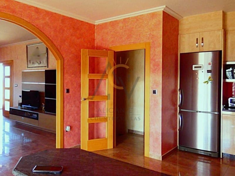 4 quarto Moradia para venda em Pinoso com piscina garagem - 589 000 € (Ref: 9368994)