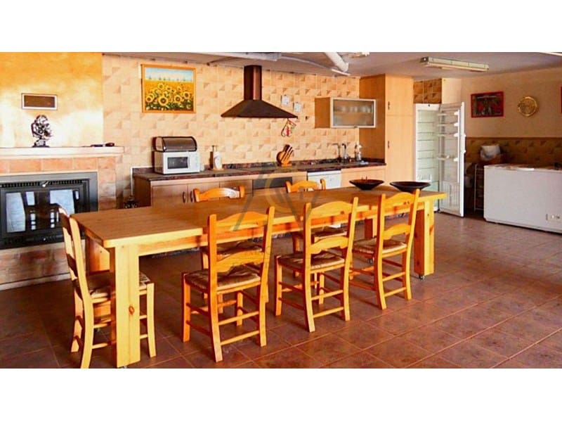 4 quarto Moradia para venda em Pinoso com piscina garagem - 589 000 € (Ref: 9368994)