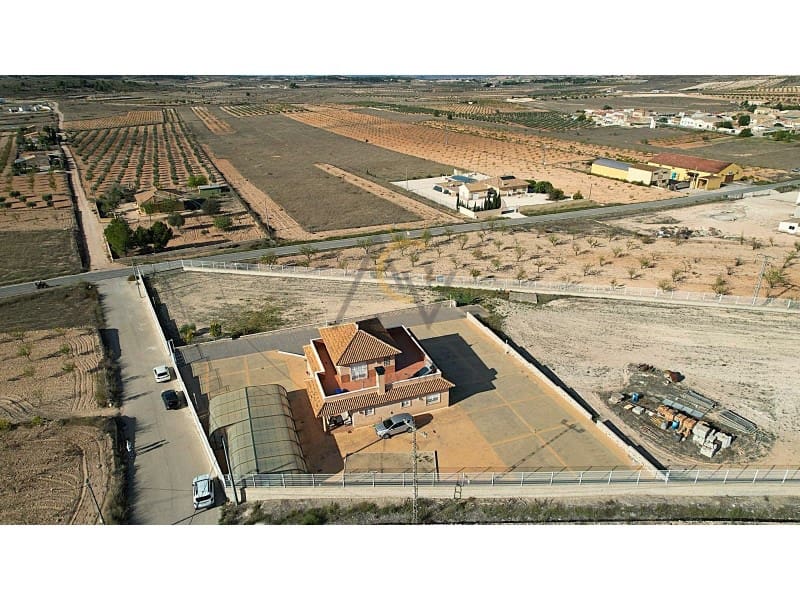 4 quarto Moradia para venda em Pinoso com piscina garagem - 589 000 € (Ref: 9368994)