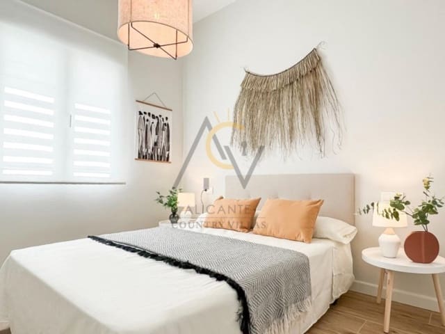 3 Zimmer Villa zu verkaufen in Pinoso mit Pool - 319.000 € (Ref: 9419981)