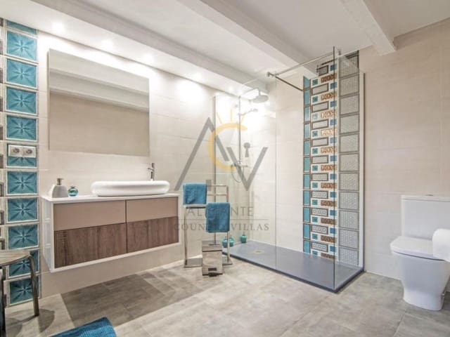 3 Zimmer Villa zu verkaufen in Pinoso mit Pool - 319.000 € (Ref: 9419981)