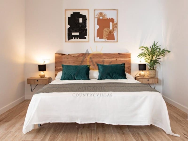 3 bedroom Villa for sale in Pinoso with pool garage - € 399,000 (Ref: 9427594)