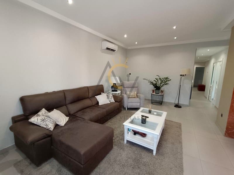 4 slaapkamer Villa te koop in Hondon de las Nieves met zwembad garage - € 675.000 (Ref: 9433316)