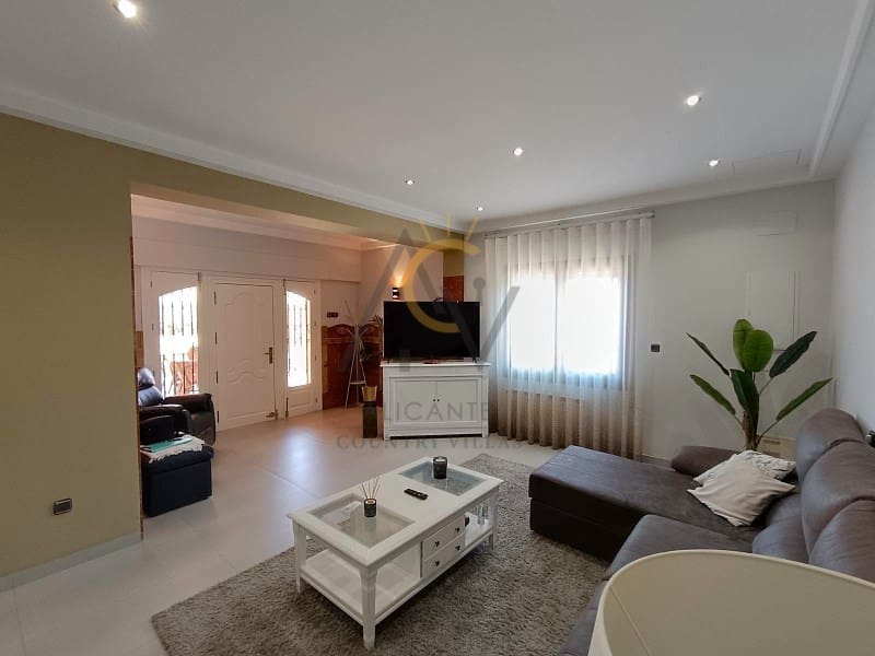 4 slaapkamer Villa te koop in Hondon de las Nieves met zwembad garage - € 675.000 (Ref: 9433316)