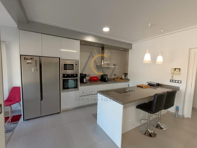 4 slaapkamer Villa te koop in Hondon de las Nieves met zwembad garage - € 675.000 (Ref: 9433316)