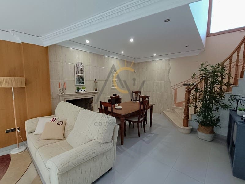 4 slaapkamer Villa te koop in Hondon de las Nieves met zwembad garage - € 675.000 (Ref: 9433316)