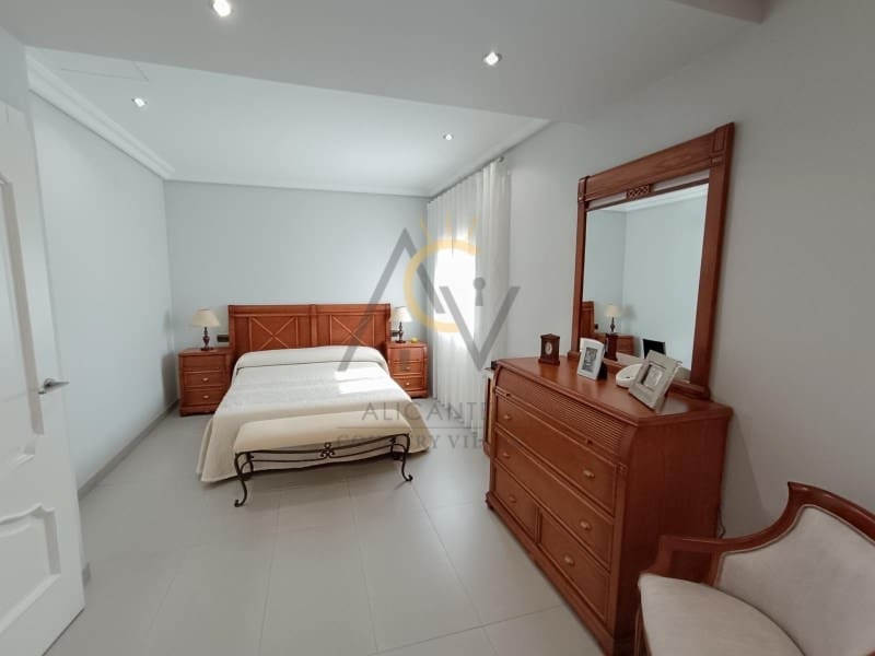 4 slaapkamer Villa te koop in Hondon de las Nieves met zwembad garage - € 675.000 (Ref: 9433316)