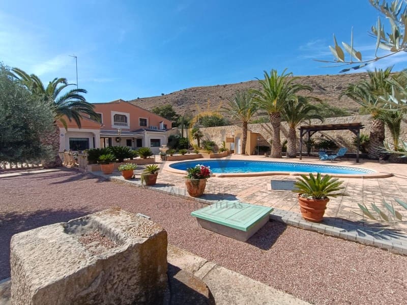 4 slaapkamer Villa te koop in Hondon de las Nieves met zwembad garage - € 675.000 (Ref: 9433316)