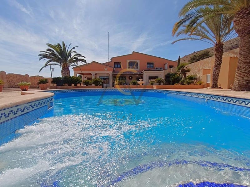 4 slaapkamer Villa te koop in Hondon de las Nieves met zwembad garage - € 675.000 (Ref: 9433316)