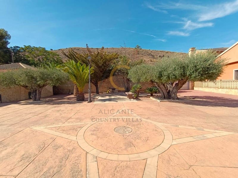 4 slaapkamer Villa te koop in Hondon de las Nieves met zwembad garage - € 675.000 (Ref: 9433316)