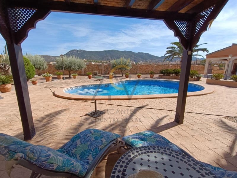 4 slaapkamer Villa te koop in Hondon de las Nieves met zwembad garage - € 675.000 (Ref: 9433316)