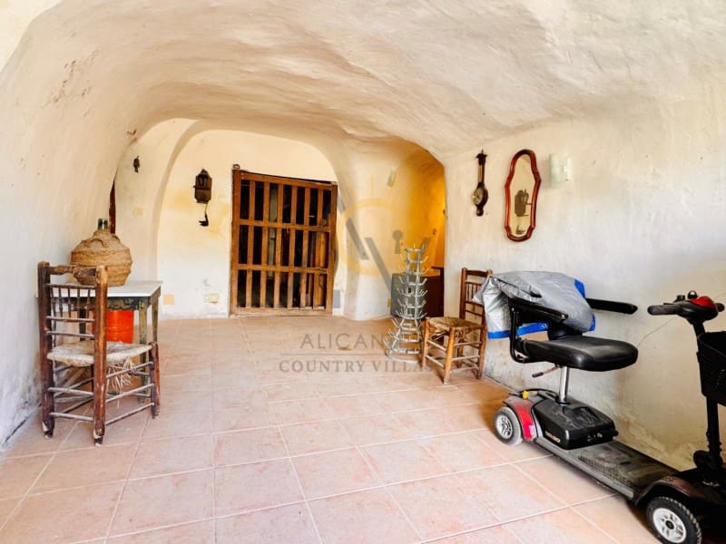 Finca/Country House for sale in La Romana - € 150,000 (Ref: 9474354)
