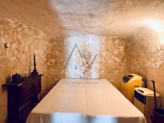 Finca/Country House for sale in La Romana - € 150,000 (Ref: 9474354)