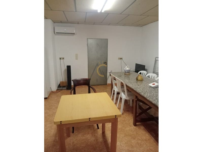 4 soveværelse Finca/Landehus til salg i Novelda med swimmingpool - € 150.000 (Ref: 9502468)