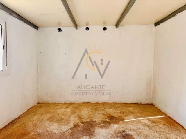 4 soveværelse Finca/Landehus til salg i Novelda med swimmingpool - € 150.000 (Ref: 9502468)
