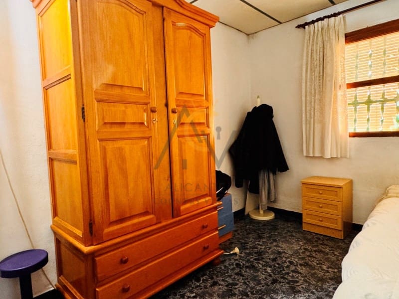 4 soveværelse Finca/Landehus til salg i Novelda med swimmingpool - € 150.000 (Ref: 9502468)