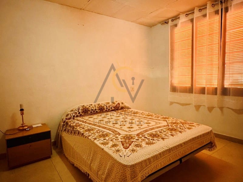 4 soveværelse Finca/Landehus til salg i Novelda med swimmingpool - € 150.000 (Ref: 9502468)