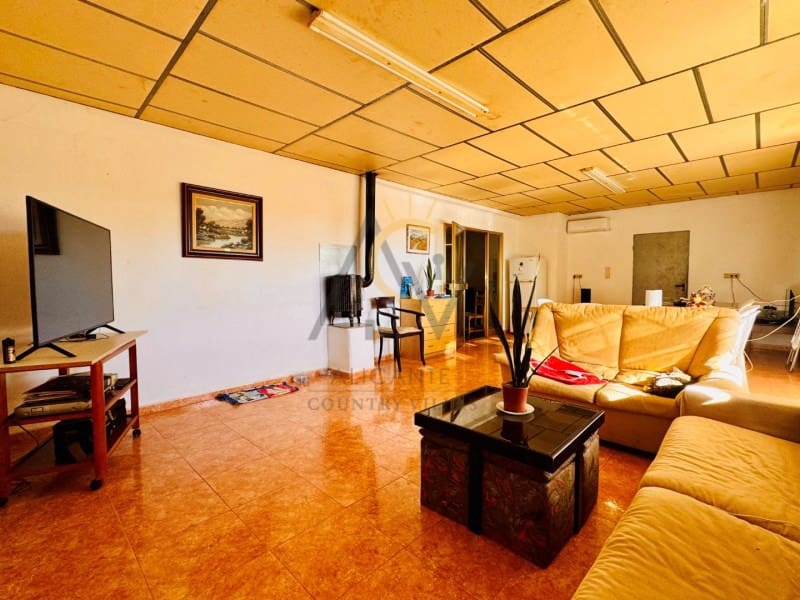 4 soveværelse Finca/Landehus til salg i Novelda med swimmingpool - € 150.000 (Ref: 9502468)