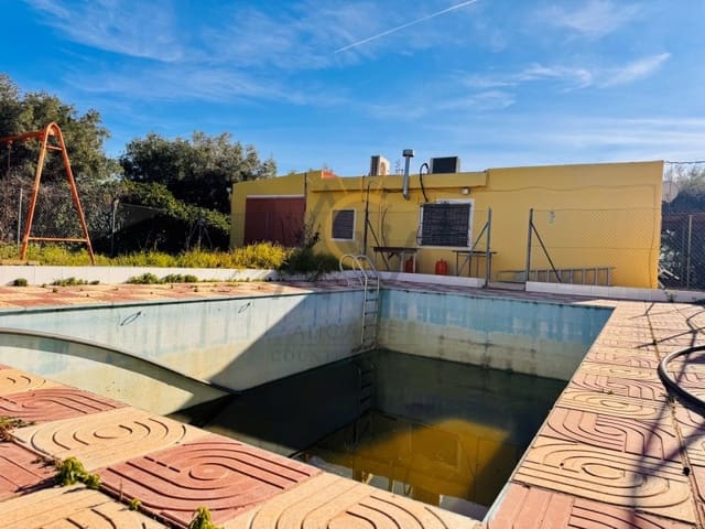 4 soveværelse Finca/Landehus til salg i Novelda med swimmingpool - € 150.000 (Ref: 9502468)