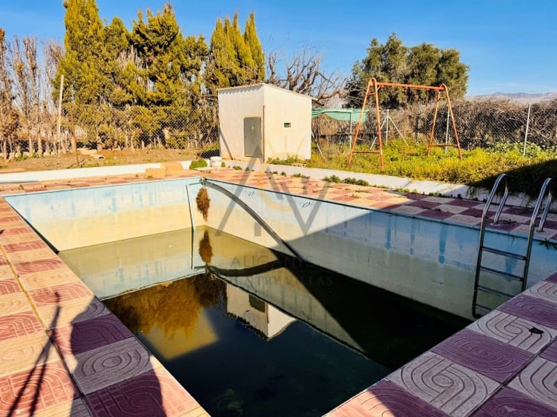 4 soveværelse Finca/Landehus til salg i Novelda med swimmingpool - € 150.000 (Ref: 9502468)