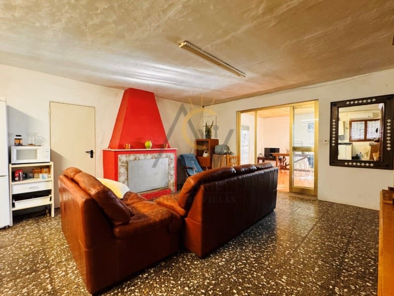 4 soveværelse Finca/Landehus til salg i Novelda med swimmingpool - € 150.000 (Ref: 9502468)