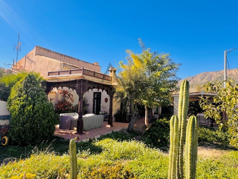 5 bedroom Villa for sale in La Romana - € 269,995 (Ref: 9504701)