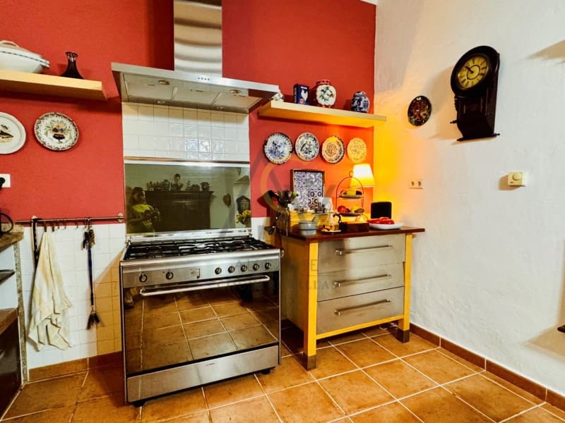 5 bedroom Villa for sale in La Romana - € 269,995 (Ref: 9504701)