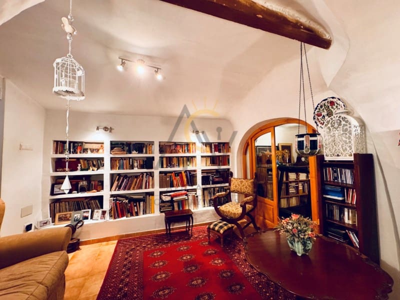 5 bedroom Villa for sale in La Romana - € 269,995 (Ref: 9504701)