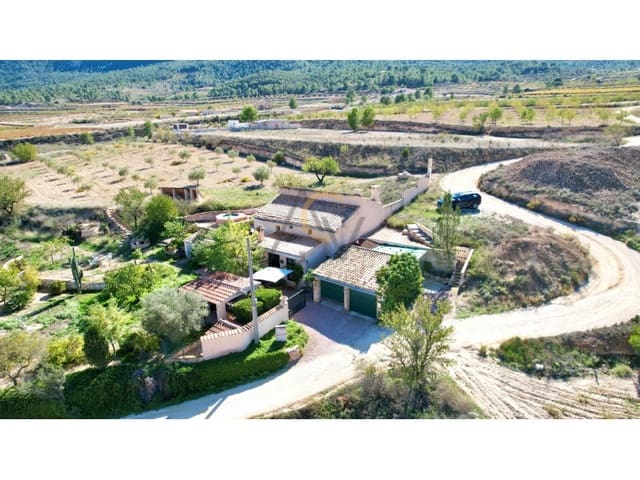 5 bedroom Villa for sale in La Romana - € 269,995 (Ref: 9504701)