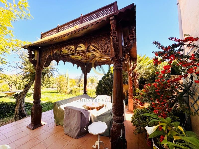 5 bedroom Villa for sale in La Romana - € 269,995 (Ref: 9504701)