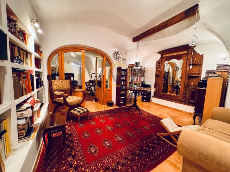 5 bedroom Villa for sale in La Romana - € 269,995 (Ref: 9504701)