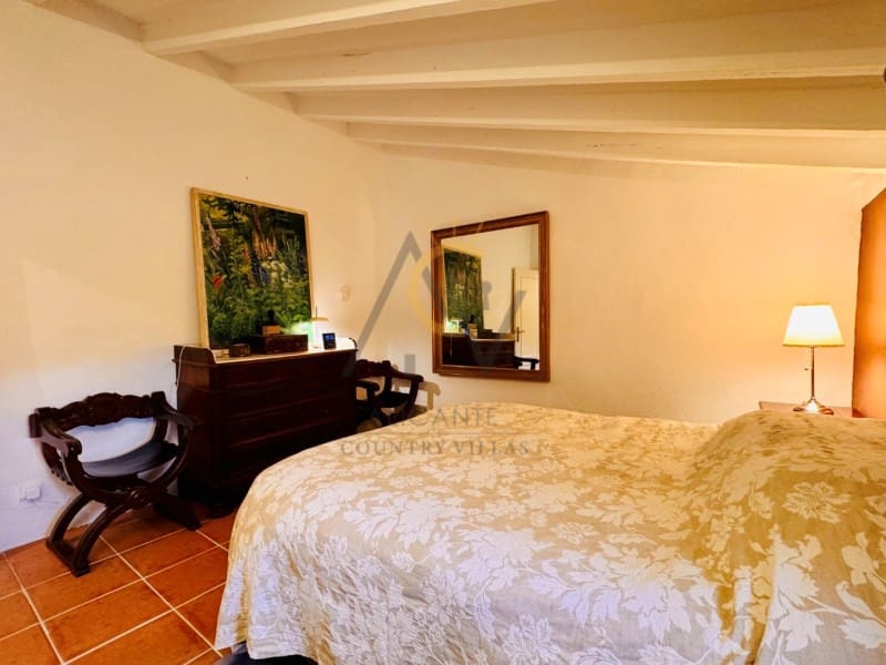 5 bedroom Villa for sale in La Romana - € 269,995 (Ref: 9504701)