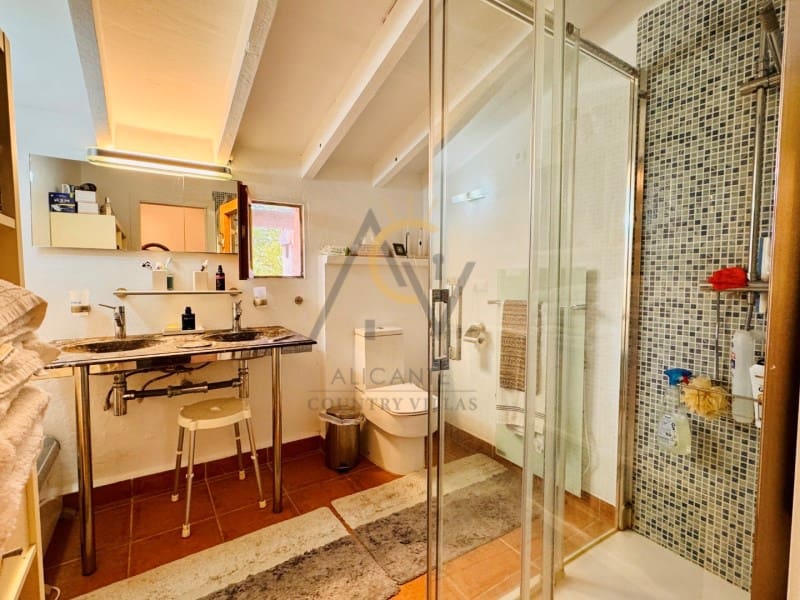 5 bedroom Villa for sale in La Romana - € 269,995 (Ref: 9504701)