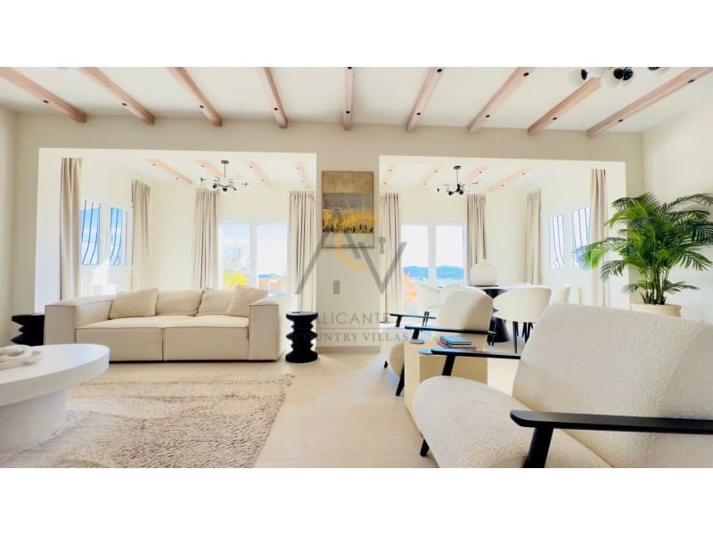 Chalet de 3 habitaciones en Monóvar / Monóver en venta con piscina - 419.000 € (Ref: 9524677)