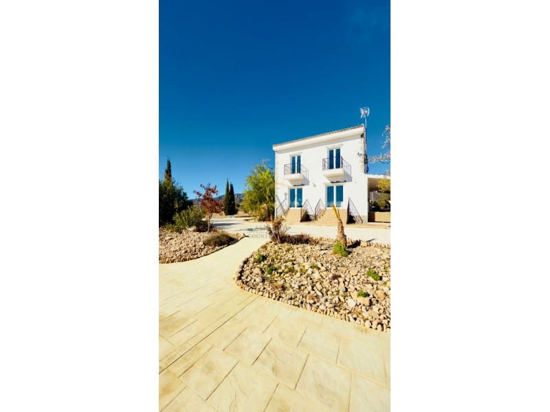 Chalet de 3 habitaciones en Monóvar / Monóver en venta con piscina - 419.000 € (Ref: 9524677)