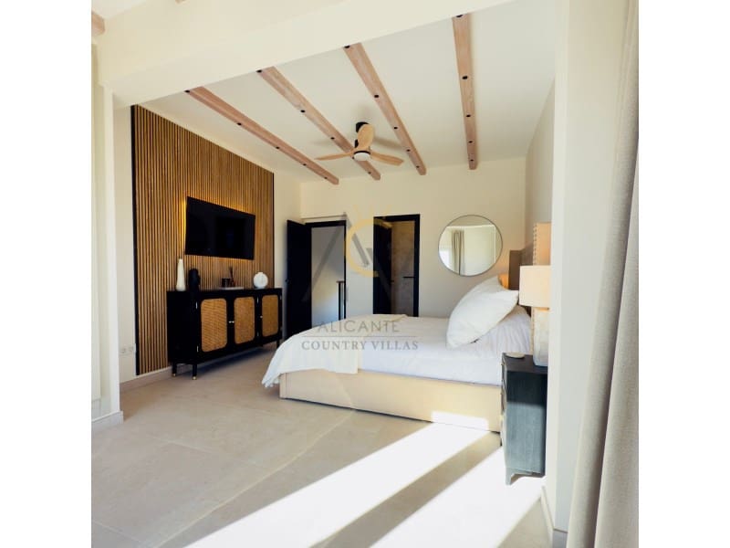 Chalet de 3 habitaciones en Monóvar / Monóver en venta con piscina - 419.000 € (Ref: 9524677)