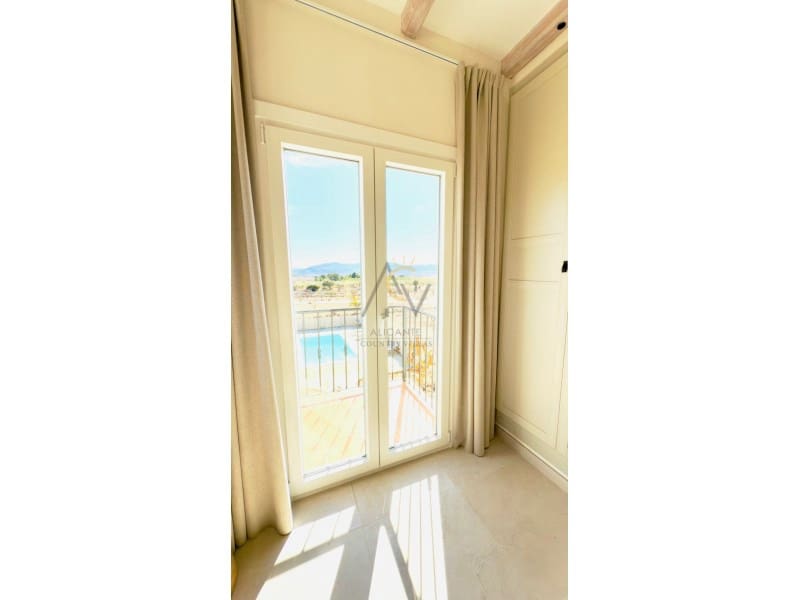 Chalet de 3 habitaciones en Monóvar / Monóver en venta con piscina - 419.000 € (Ref: 9524677)