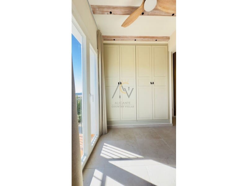 Chalet de 3 habitaciones en Monóvar / Monóver en venta con piscina - 419.000 € (Ref: 9524677)