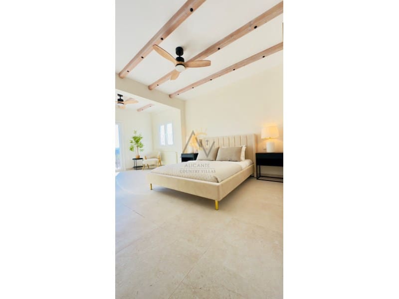 Chalet de 3 habitaciones en Monóvar / Monóver en venta con piscina - 419.000 € (Ref: 9524677)