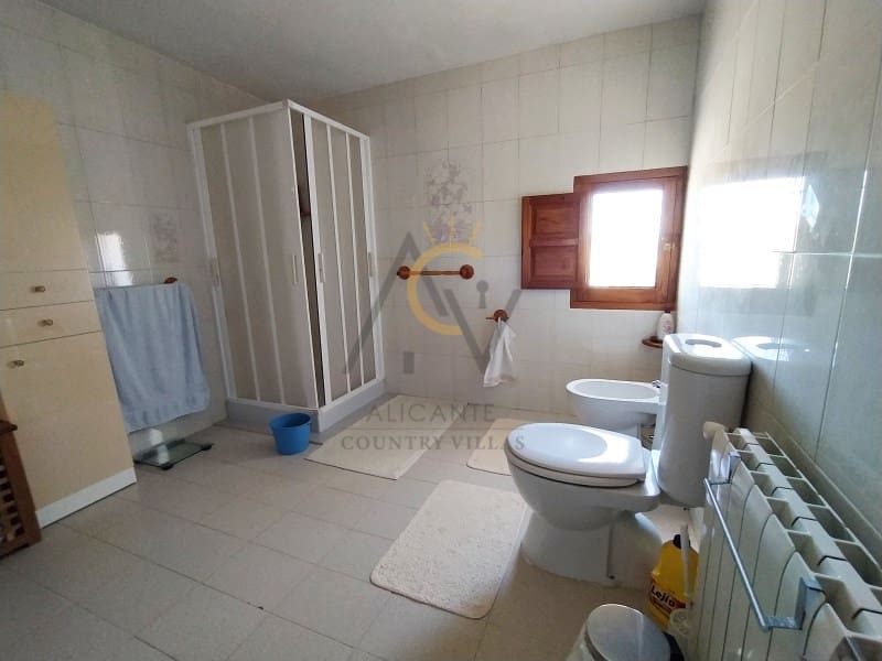 5 makuuhuone Huvila myytävänä paikassa La Romana mukana 
autotalli - 269 990 € (Ref: 9555983)