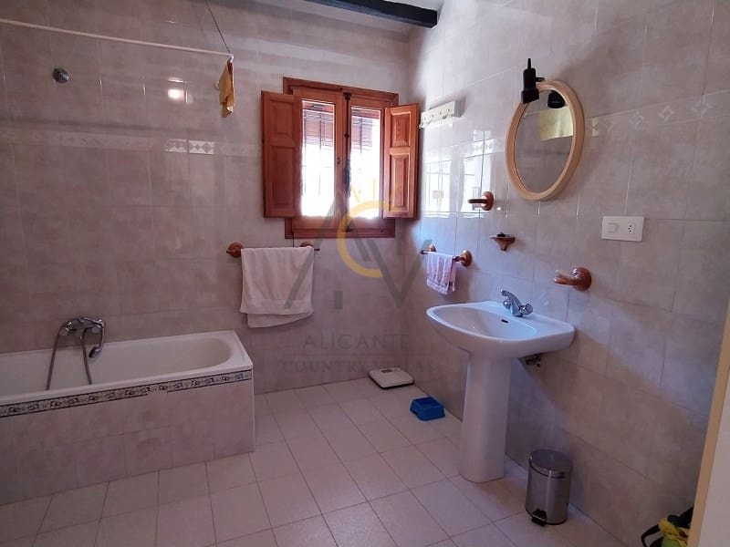 5 makuuhuone Huvila myytävänä paikassa La Romana mukana 
autotalli - 269 990 € (Ref: 9555983)