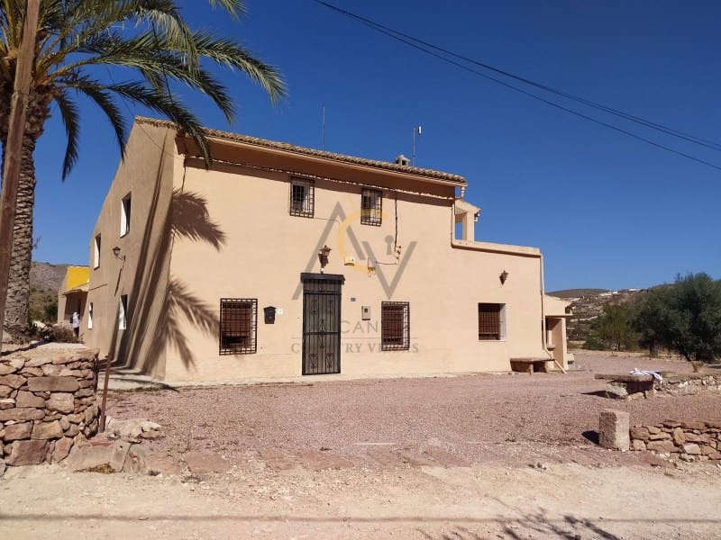 5 makuuhuone Huvila myytävänä paikassa La Romana mukana 
autotalli - 269 990 € (Ref: 9555983)