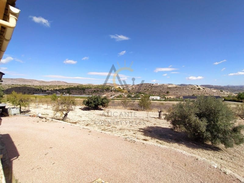 5 makuuhuone Huvila myytävänä paikassa La Romana mukana 
autotalli - 269 990 € (Ref: 9555983)